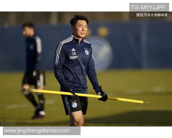 李磊的英雄联盟之路：从新手到职业选手的深度对话与成长故事